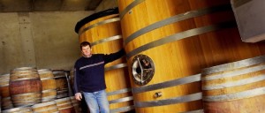 8-winery-+-barrels-+-Larry-700x300